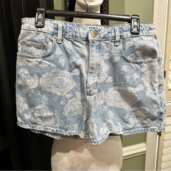 ONLY x ASOS Blue Floral Denim Set – Medium Top & Large Shorts - Picture 9 of 14